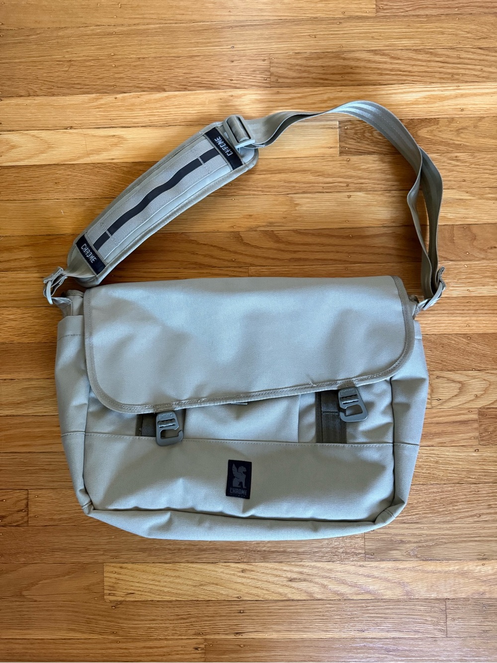 Chrome Industries Gray/Gold Messenger Bag with Reflective Strae